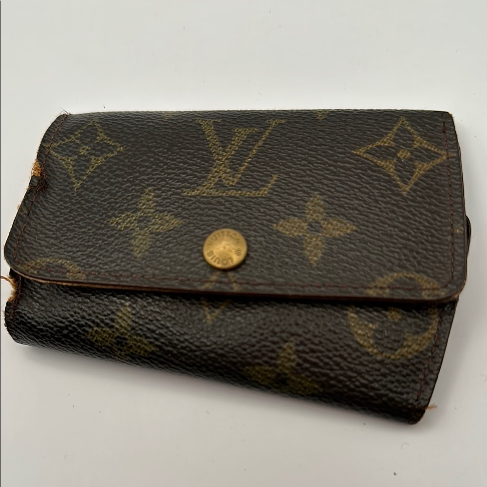 Louis Vuitton monogram key case